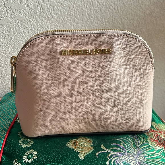 Michael Kors pink Cosmetic Bag - Picture 2 of 8
